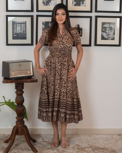 Vintage Mocha Dress ( In-store on 19th)